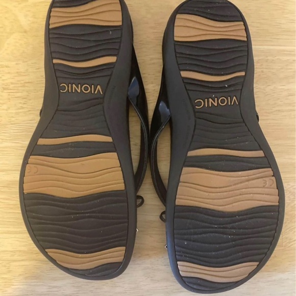 Vionic Sandals Size 6 - Picture 2 of 4